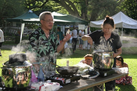 Leon and Diane Letoto explains the nuances of Chinese Dietary Therapy at Hawaii Healing Garden Festival